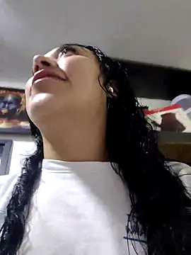 Snapshot of AmberGold- chatting on December 5, 2025, 8:24 am AmberGold- online show from December 5, 2025, 8:24 am