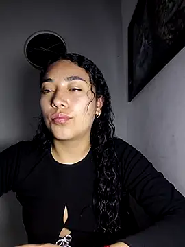 Snapshot of AmberGold- chatting on November 9, 2025, 7:56 am AmberGold- online show from November 9, 2025, 7:56 am