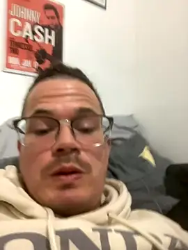 johnnyells51 online show from November 22, 2025, 6:01 am