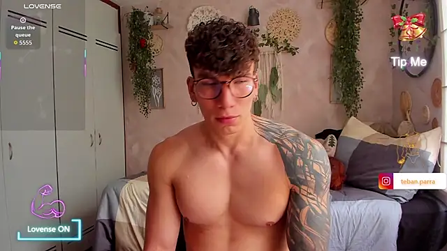 Snapshot of estebandi_do chatting on January 9, 2026, 8:38 pm estebandi do online show from January 9, 2026, 8:38 pm