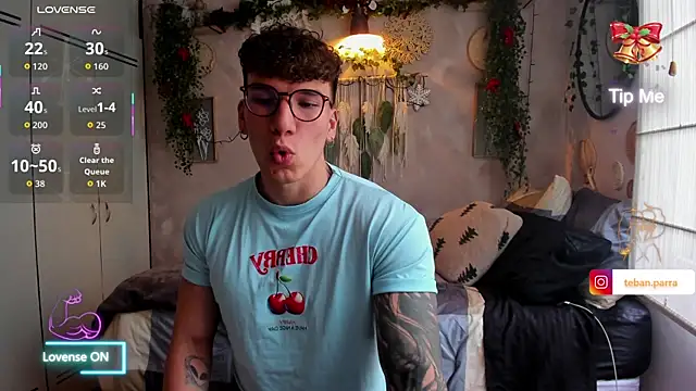 Snapshot of estebandi_do chatting on December 20, 2025, 8:33 pm estebandi do online show from December 20, 2025, 8:33 pm