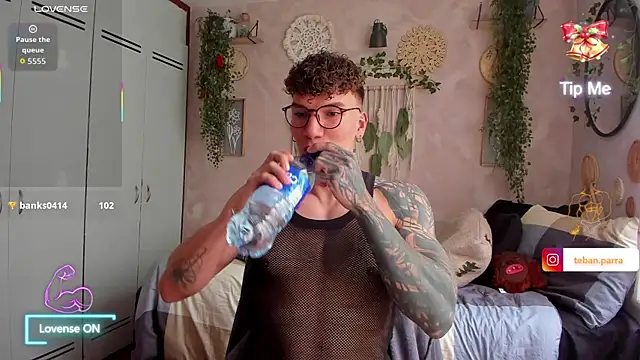 Snapshot of estebandi_do chatting on January 15, 2026, 7:39 pm estebandi do online show from January 15, 2026, 7:39 pm