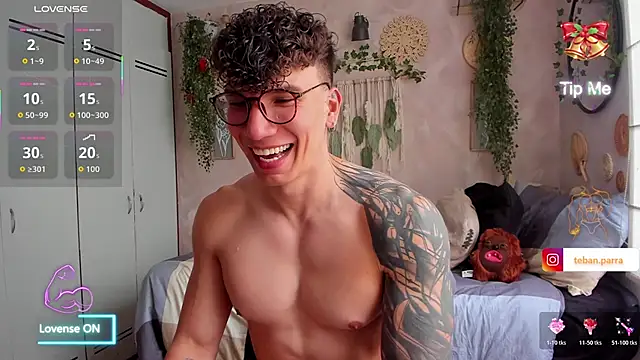 Snapshot of estebandi_do chatting on January 8, 2026, 2:56 pm estebandi do online show from January 8, 2026, 2:56 pm