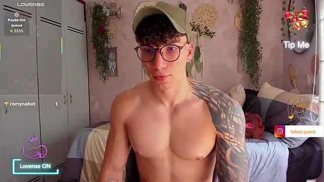 Snapshot of estebandi_do chatting on January 12, 2026, 12:23 pm estebandi do online show from January 12, 2026, 12:23 pm