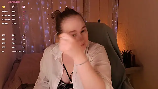 Kitty Rest  online show from April 22, 2026, 11:06 am