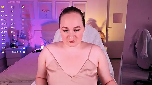 Kitty Rest  online show from November 18, 2025, 4:10 pm