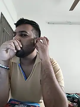 vinay smalldick online show from December 5, 2025, 2:00 am