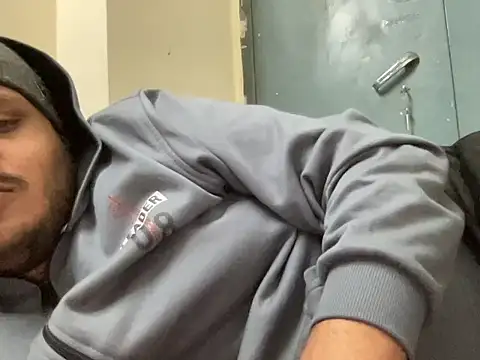 chiikuloveu online show from November 29, 2025, 4:12 am