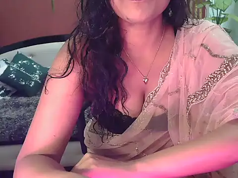 shaalu sharma online show from December 5, 2025, 3:43 pm