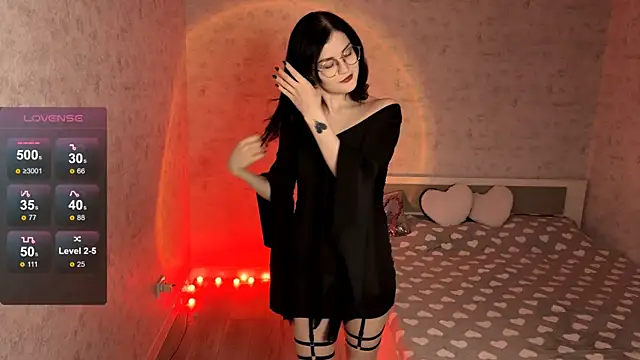 FakeLamb online show from April 21, 2026, 9:10 pm