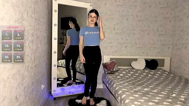 FakeLamb online show from November 5, 2025, 9:07 pm