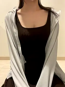 Snapshot of yayoi_jp chatting on November 10, 2025, 2:00 pm yayoi jp online show from November 10, 2025, 2:00 pm