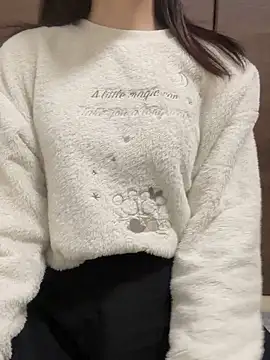 Snapshot of yayoi_jp chatting on November 25, 2025, 1:22 pm yayoi jp online show from November 25, 2025, 1:22 pm