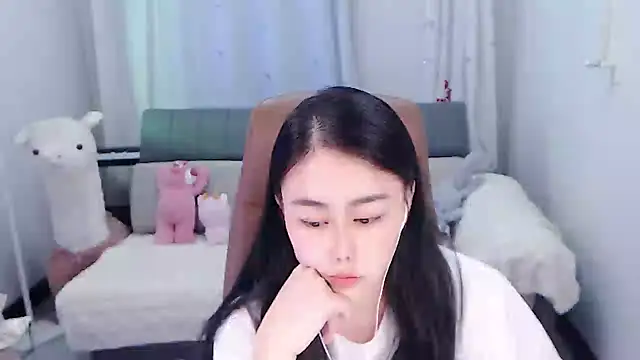 BOBO-jiang online show from October 2, 2025, 2:20 pm