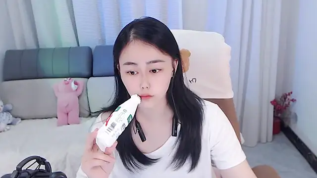 BOBO-jiang online show from October 11, 2025, 2:07 pm