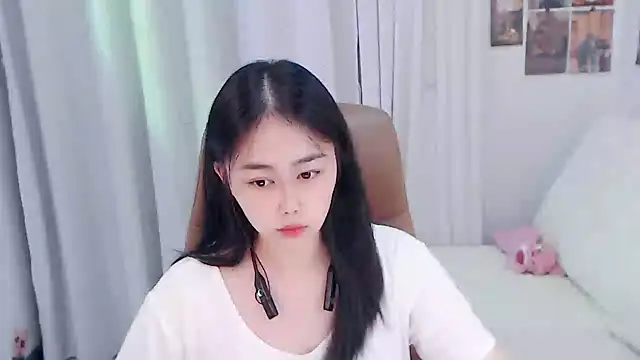 BOBO-jiang online show from October 15, 2025, 1:41 pm