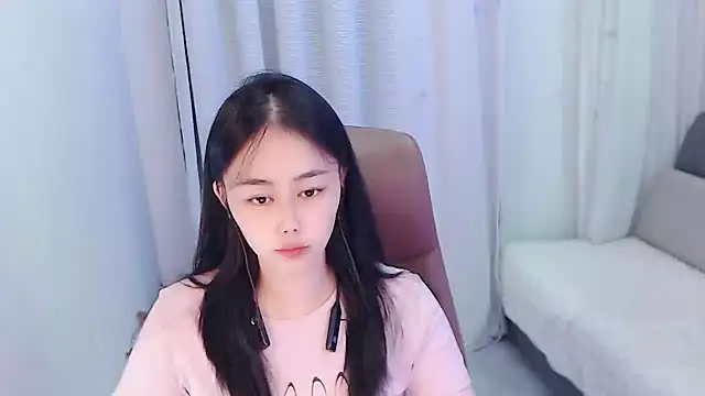 BOBO-jiang online show from October 13, 2025, 2:07 pm