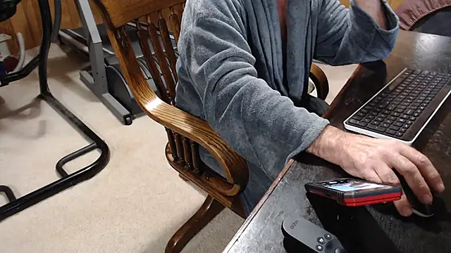 Snapshot of billy471 chatting on November 12, 2025, 4:11 pm billy471 online show from November 12, 2025, 4:11 pm