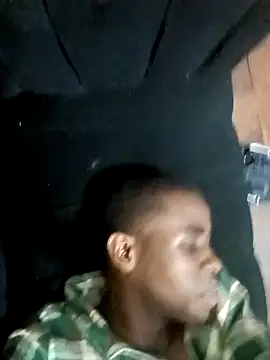 Snapshot of Vince_Favent chatting on October 2, 2025, 10:02 pm Vince Favent online show from October 2, 2025, 10:02 pm