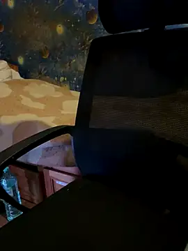 fronkie9384 online show from October 4, 2025, 5:03 pm