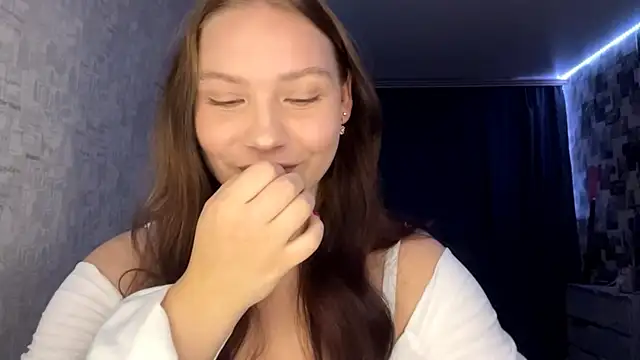 Snapshot of SwiiSweet chatting on September 30, 2025, 4:13 pm SwiiSweet online show from September 30, 2025, 4:13 pm