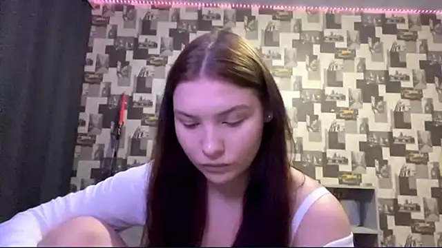 Snapshot of SwiiSweet chatting on September 17, 2025, 4:09 pm SwiiSweet online show from September 17, 2025, 4:09 pm