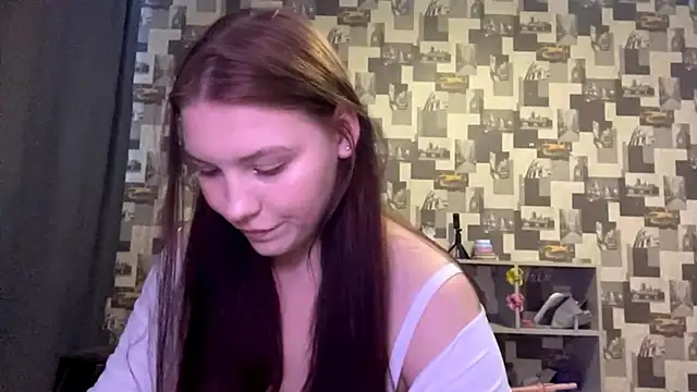 Snapshot of SwiiSweet chatting on September 13, 2025, 4:07 pm SwiiSweet online show from September 13, 2025, 4:07 pm