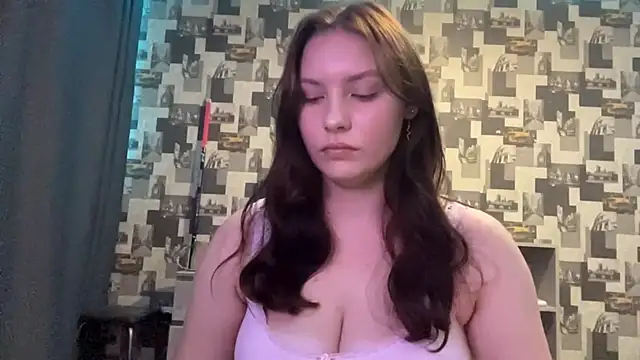 Snapshot of SwiiSweet chatting on September 19, 2025, 4:11 pm SwiiSweet online show from September 19, 2025, 4:11 pm