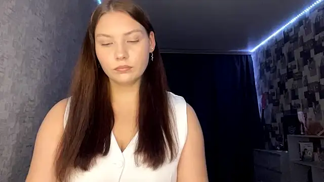 Snapshot of SwiiSweet chatting on October 3, 2025, 4:19 pm SwiiSweet online show from October 3, 2025, 4:19 pm