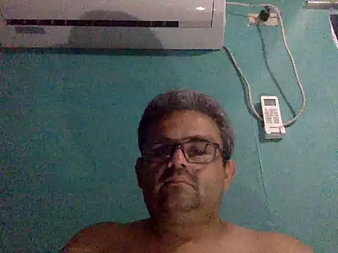 Snapshot of Katracho6969 chatting on October 4, 2025, 2:02 am Katracho6969 online show from October 4, 2025, 2:02 am