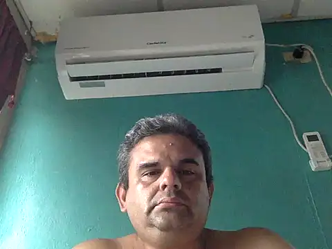 Snapshot of Katracho6969 chatting on October 12, 2025, 4:08 pm Katracho6969 online show from October 12, 2025, 4:08 pm
