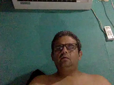 Snapshot of Katracho6969 chatting on October 15, 2025, 4:00 am Katracho6969 online show from October 15, 2025, 4:00 am