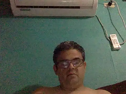 Snapshot of Katracho6969 chatting on October 19, 2025, 2:03 am Katracho6969 online show from October 19, 2025, 2:03 am