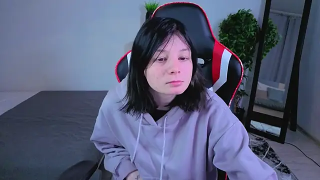 EllinEverly online show from April 15, 2026, 9:15 pm