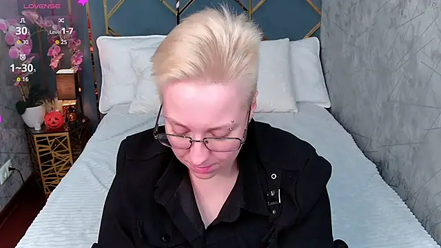 Snapshot of AlexandraGreen chatting on October 31, 2025, 9:11 pm AlexandraGreen online show from October 31, 2025, 9:11 pm