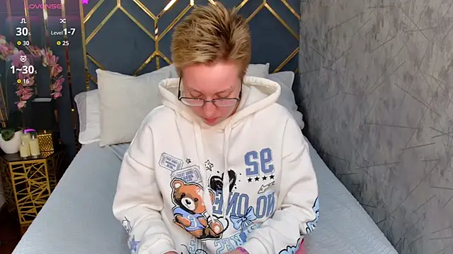 Snapshot of AlexandraGreen chatting on October 22, 2025, 4:06 pm AlexandraGreen online show from October 22, 2025, 4:06 pm