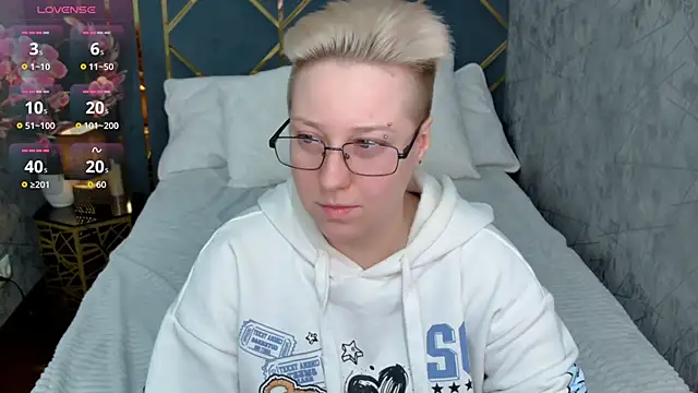 Snapshot of AlexandraGreen chatting on November 29, 2025, 10:32 pm AlexandraGreen online show from November 29, 2025, 10:32 pm