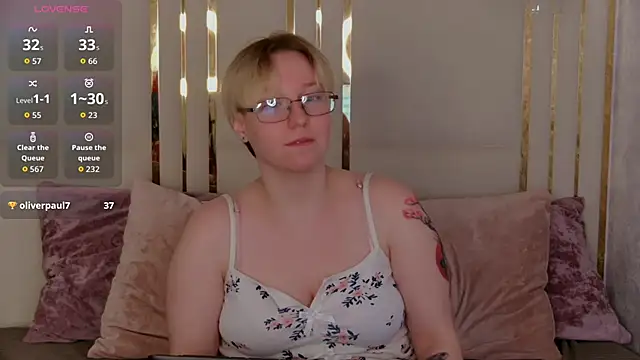 AlexandraGreen online show from May 15, 2026, 10:52 pm