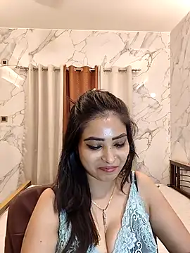 QUEEN-ADITI online show from March 8, 2026, 2:04 am