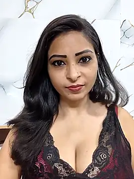 QUEEN-ADITI online show from April 24, 2026, 6:32 pm