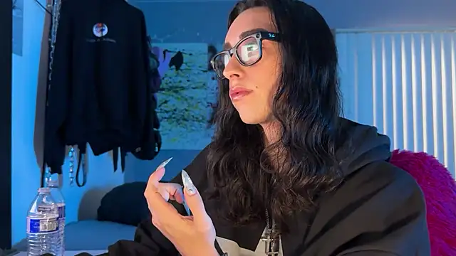 xoFrankie online show from April 4, 2026, 9:10 pm