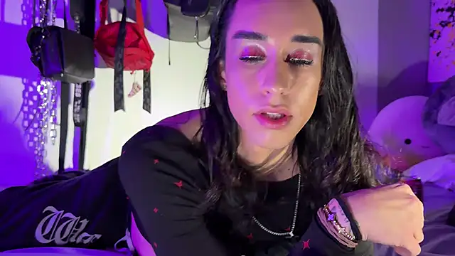 xoFrankie online show from December 3, 2025, 2:45 am