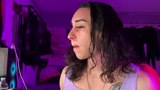 xoFrankie online show from November 29, 2025, 2:44 am