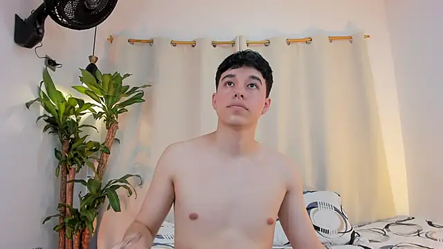 Snapshot of mrhot_night chatting on April 3, 2026, 11:44 pm mrhot night online show from April 3, 2026, 11:44 pm