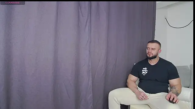 Snapshot of RickyMiami1 chatting on February 17, 2026, 7:11 pm RickyMiami1 online show from February 17, 2026, 7:11 pm