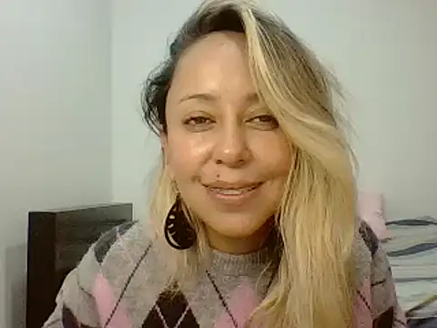 Snapshot of leah_susman chatting on October 22, 2025, 2:16 pm leah susman online show from October 22, 2025, 2:16 pm