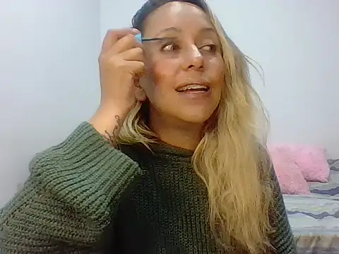 Snapshot of leah_susman chatting on November 8, 2025, 1:31 am leah susman online show from November 8, 2025, 1:31 am