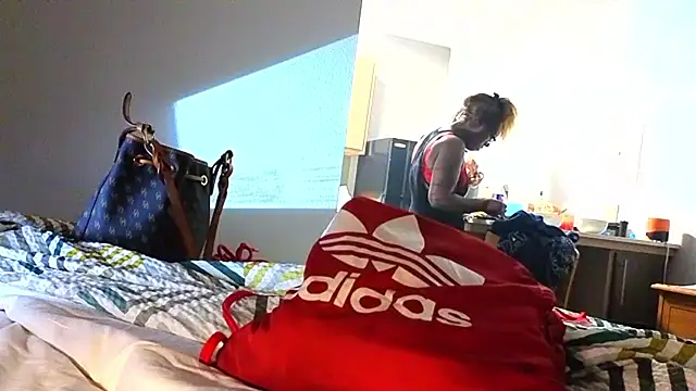 Snapshot of CinnaCakesss chatting on October 30, 2025, 6:38 pm CinnaCakesss online show from October 30, 2025, 6:38 pm