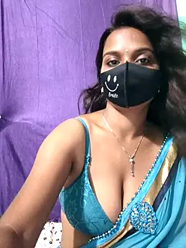 Snapshot of cutie_pei002 chatting on October 25, 2025, 4:44 am cutie pei002 online show from October 25, 2025, 4:44 am