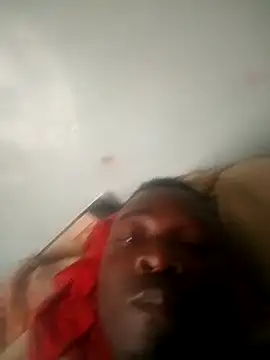 Snapshot of Mrhugeblack chatting on September 29, 2025, 8:10 am Mrhugeblack online show from September 29, 2025, 8:10 am